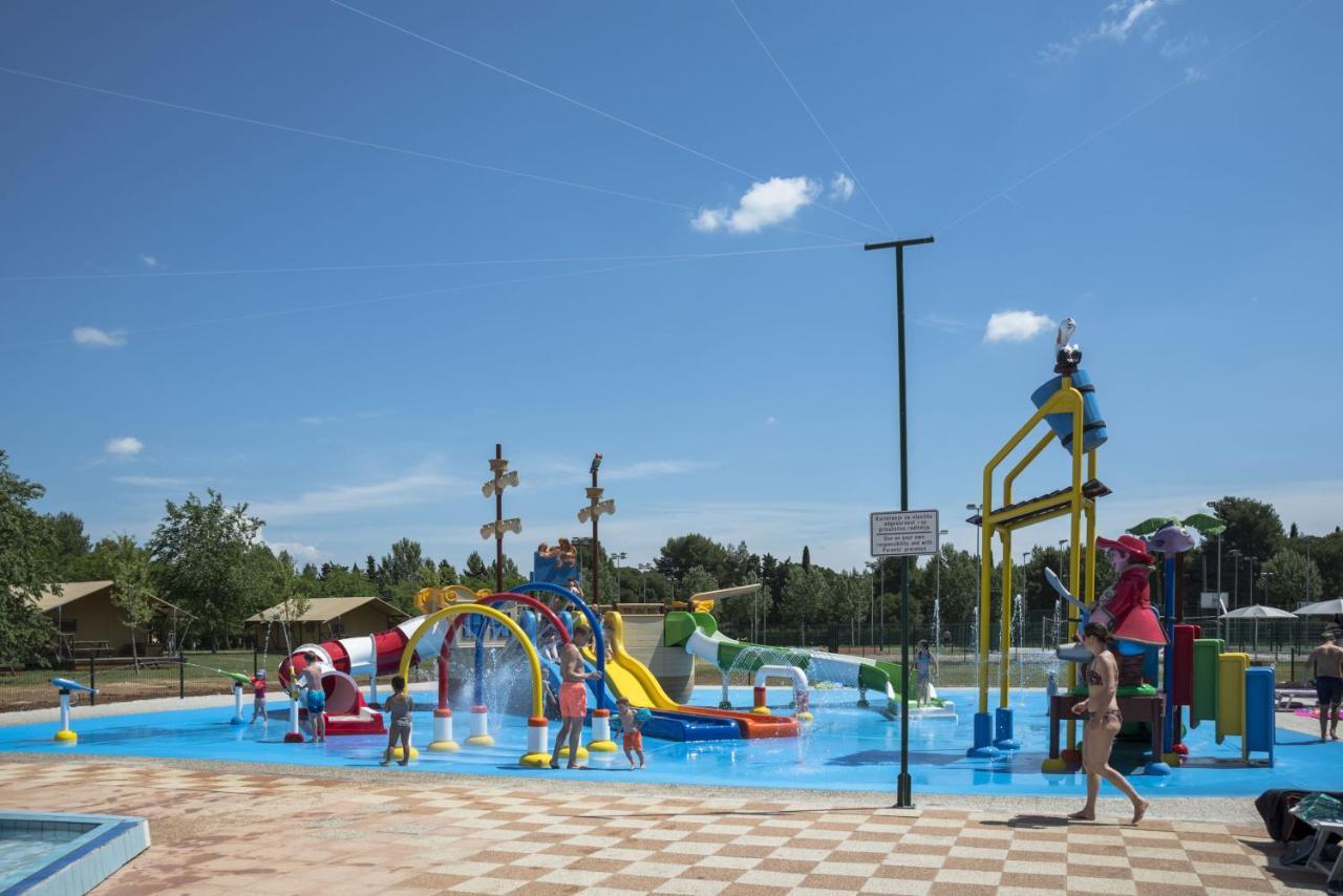 Happy Camp Mobile Homes In Centro Vacanze Bi Village 파자나 외부 사진