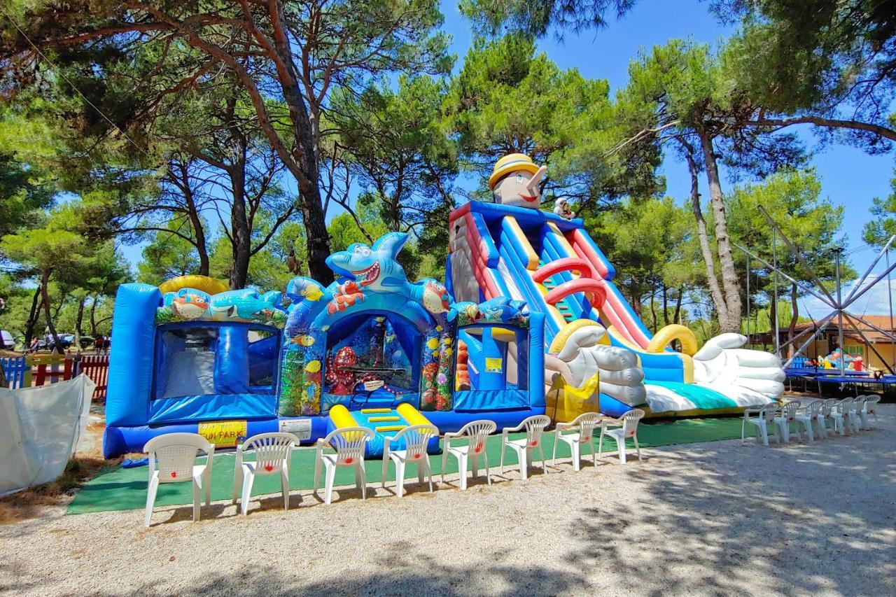 Happy Camp Mobile Homes In Centro Vacanze Bi Village 파자나 외부 사진